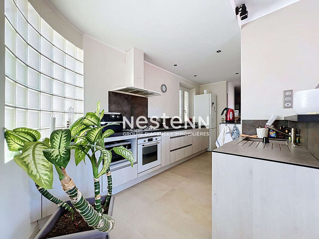 Toit terrasse 75m² en duplex - 5p - 109m² - garage - faible charge - dernier étage - photo 10