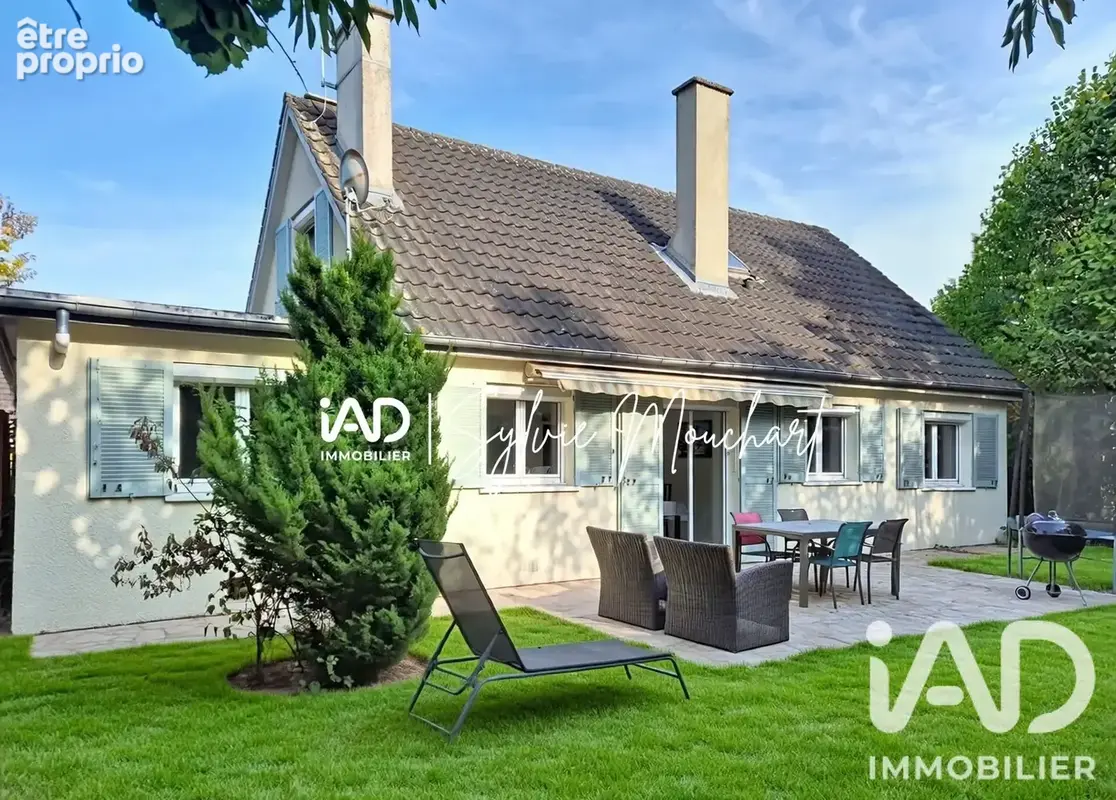 Photo 1 - Maison à LE MESNIL-SAINT-DENIS
