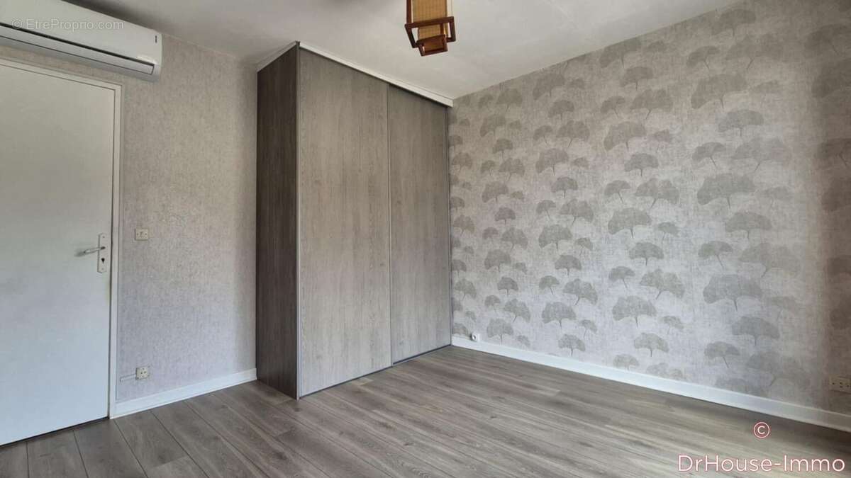 Maison à LE BREUIL-SUR-COUZE