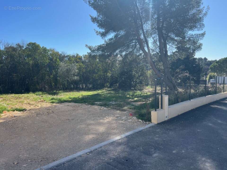 Terrain 326 m² à Lambesc  - photo 2