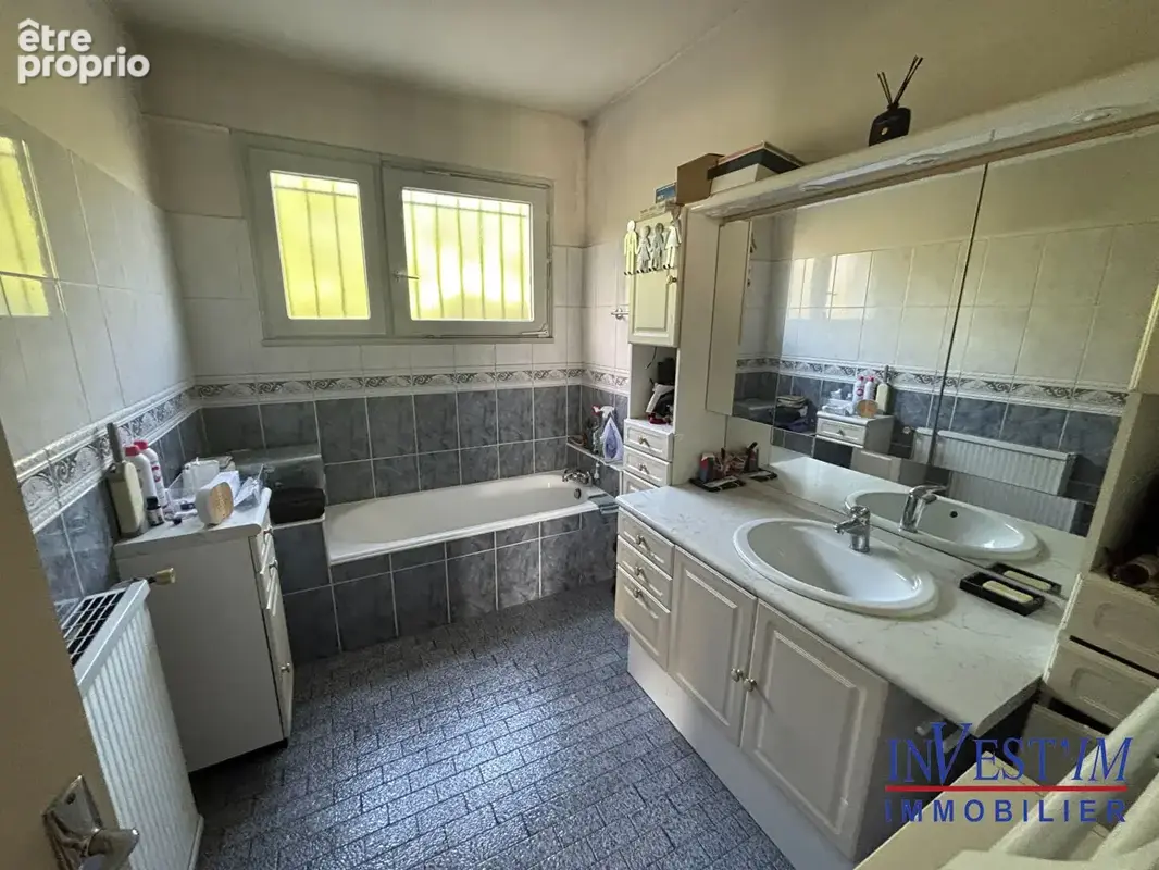 Maison Saint Genis Laval 6 pièce(s) 206 m2 - photo 5