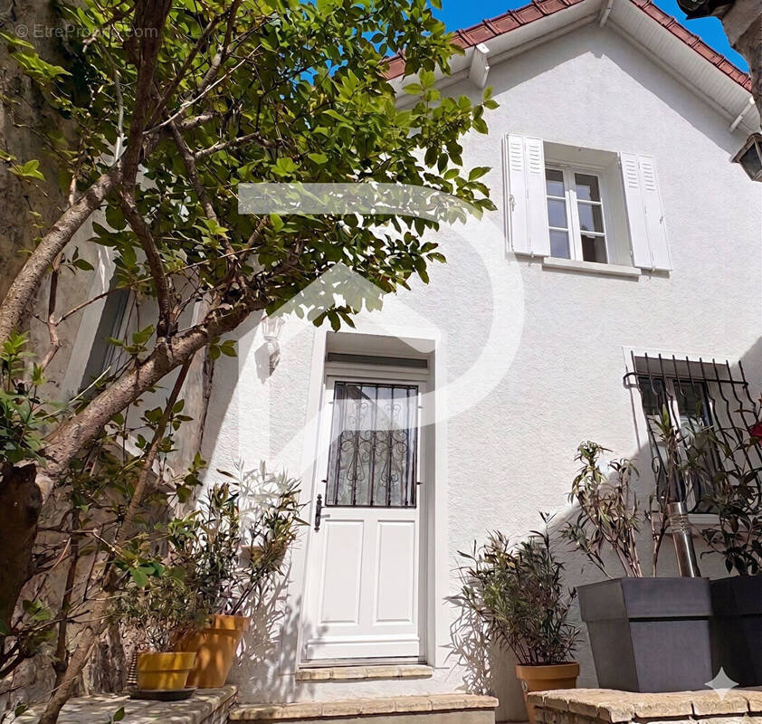 Maison à L'ETANG-LA-VILLE