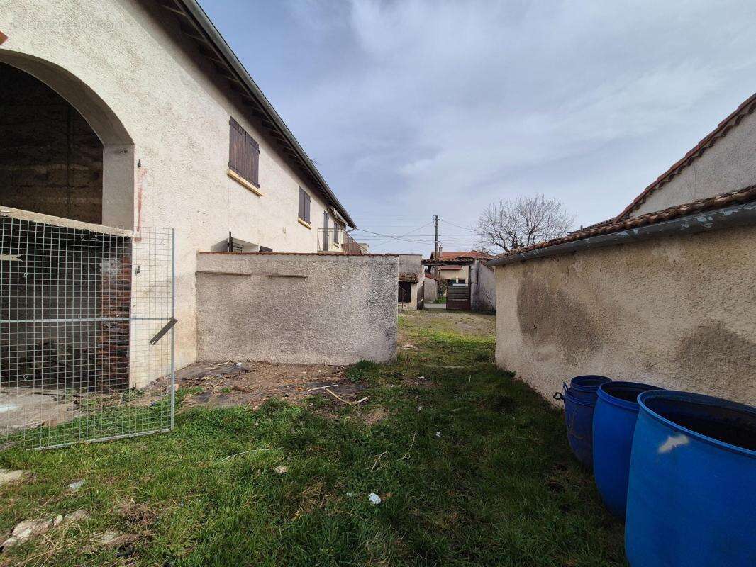 Appartement à VEAUCHE