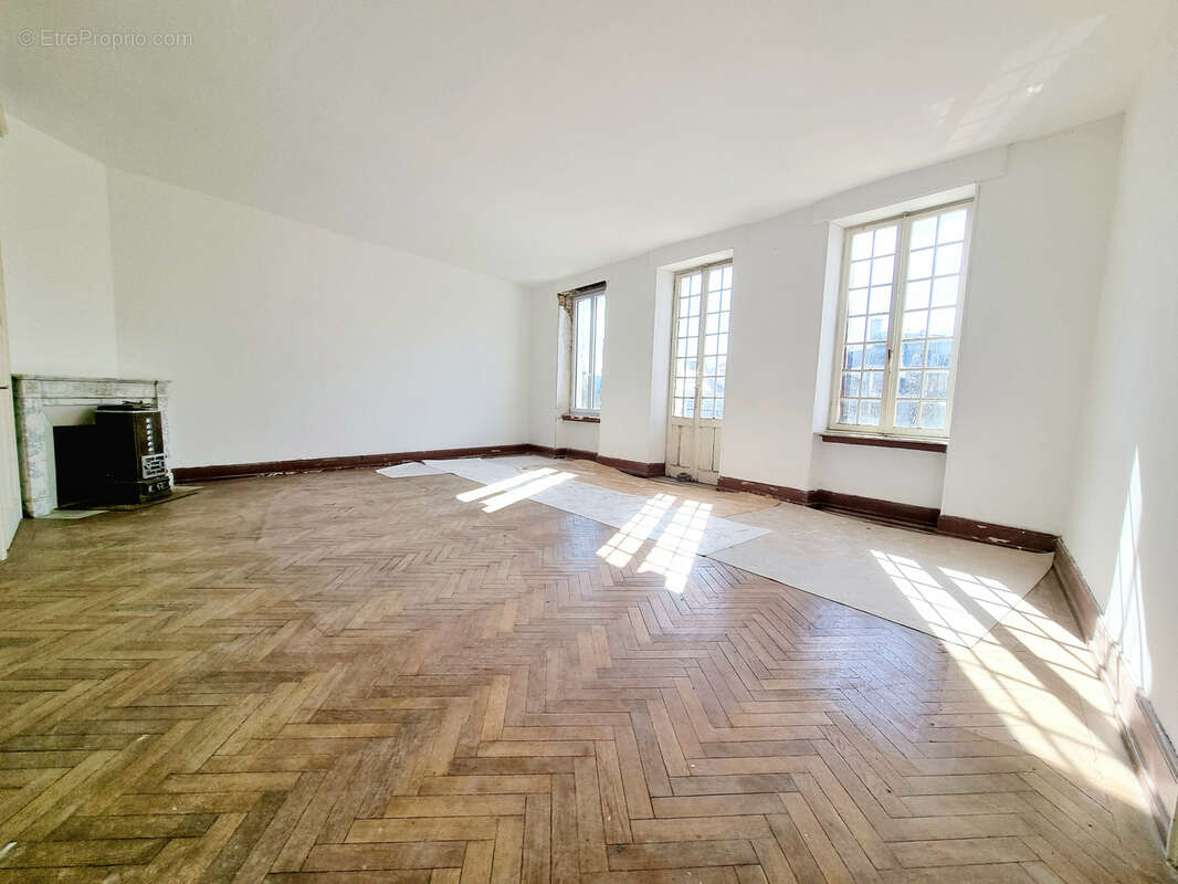 Immeuble à Fort Potentiel 650 m2 - photo 2