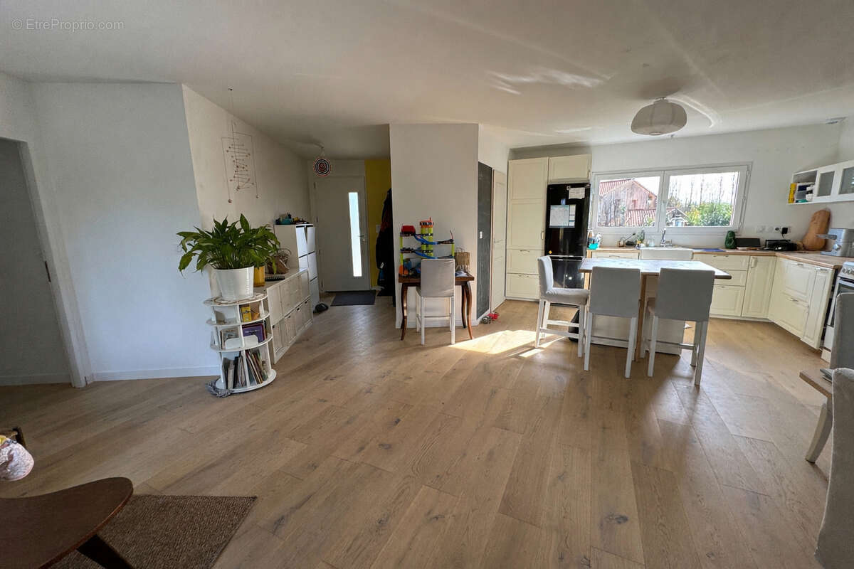 Maison à BEAUMONT-SUR-LEZE