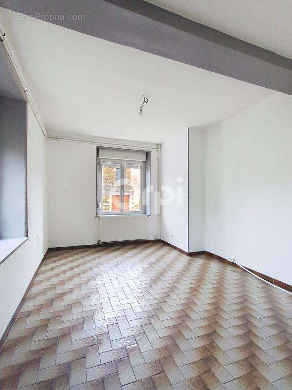 Maison à SAINT-BLIN