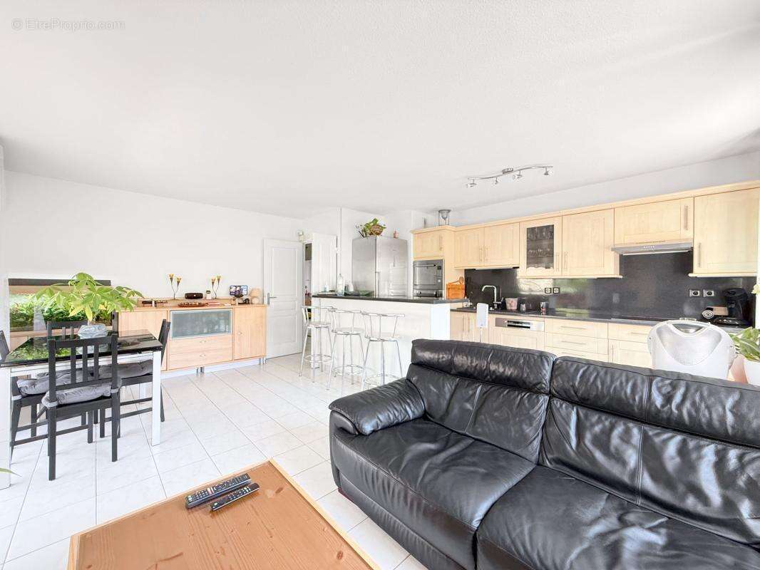CAGNES ST-JEAN Superbe 3 Pièces 64 m² étage terrasse garage et cave - Piscine - photo 4