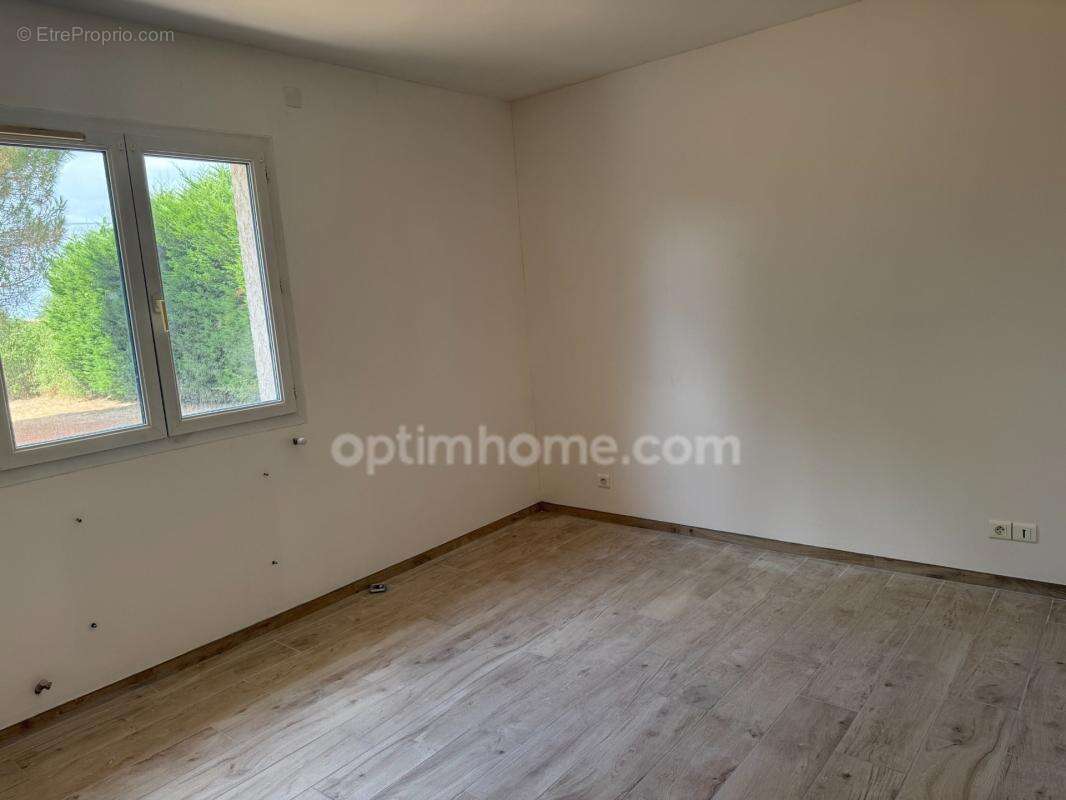 Maison 5 pièces terrain 1126 m² - photo 8