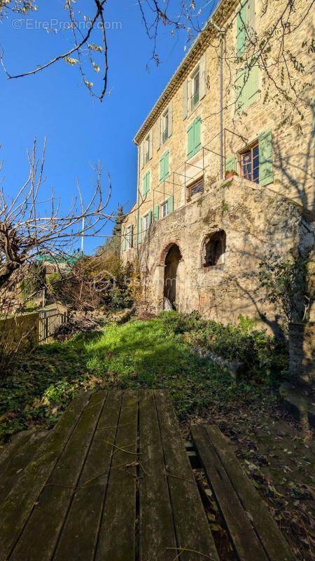 Appartement à LA BEGUDE-DE-MAZENC