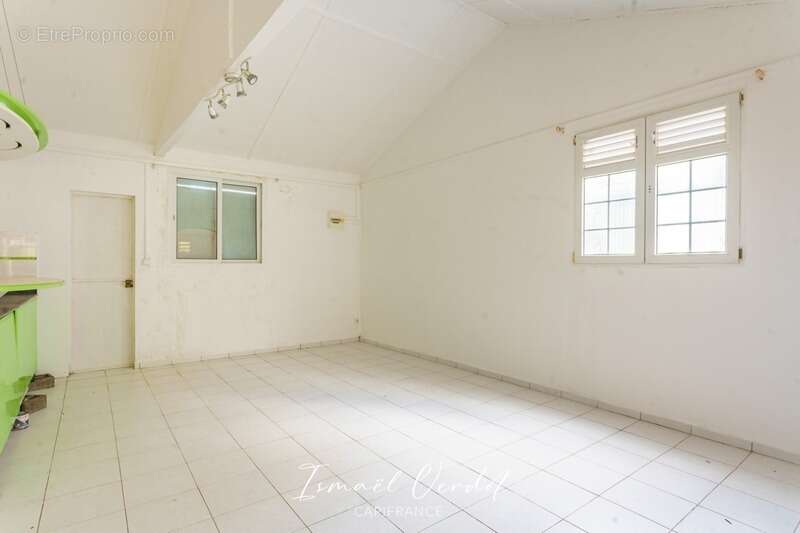 Maison à BAIE-MAHAULT