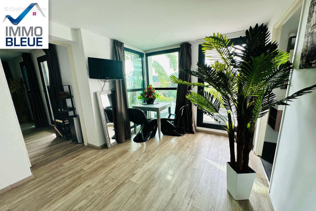 Appartement à CARRY-LE-ROUET