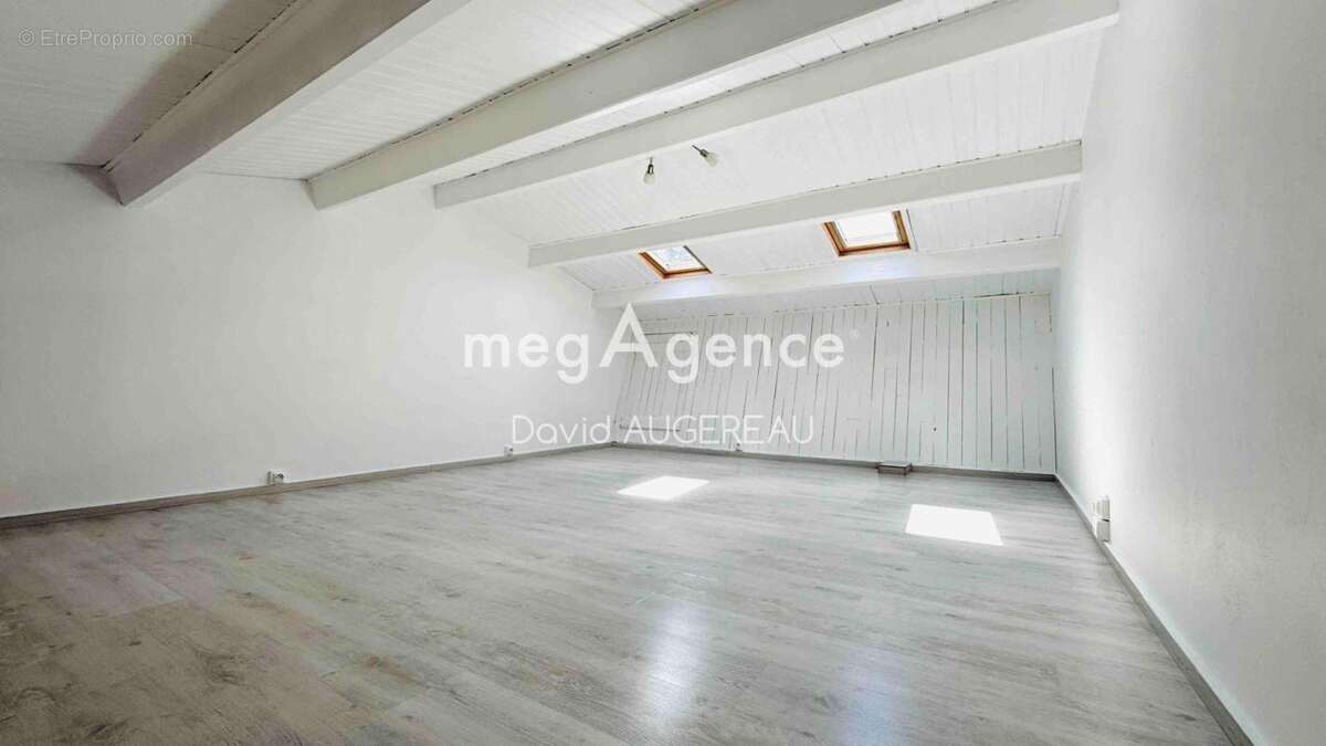 Sortie Port-Joinville, pied à terre ou 1er investissement prêt à poser les valises - photo 6