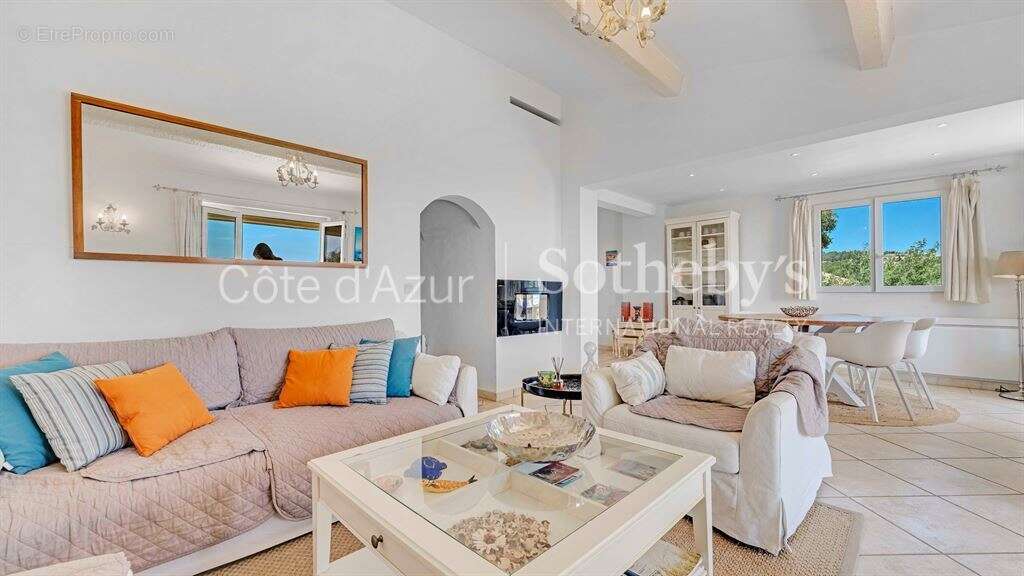 Maison à LES ISSAMBRES