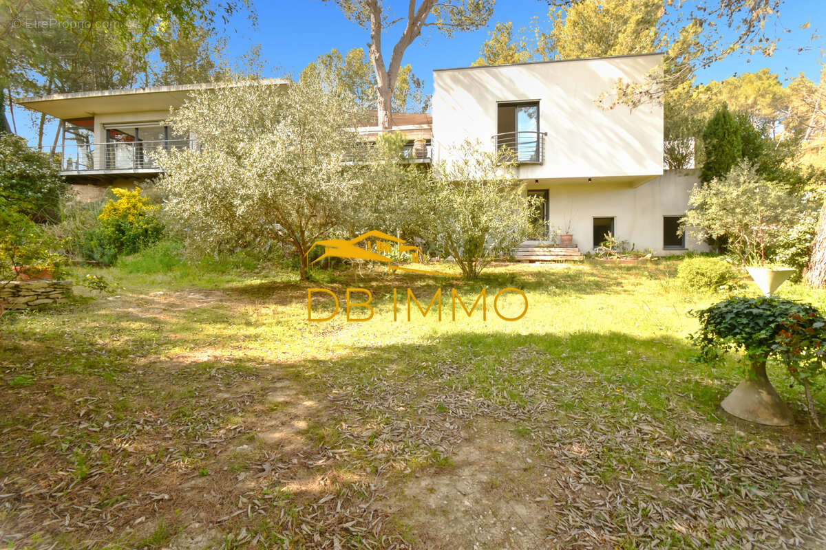 Maison à VILLENEUVE-LES-AVIGNON