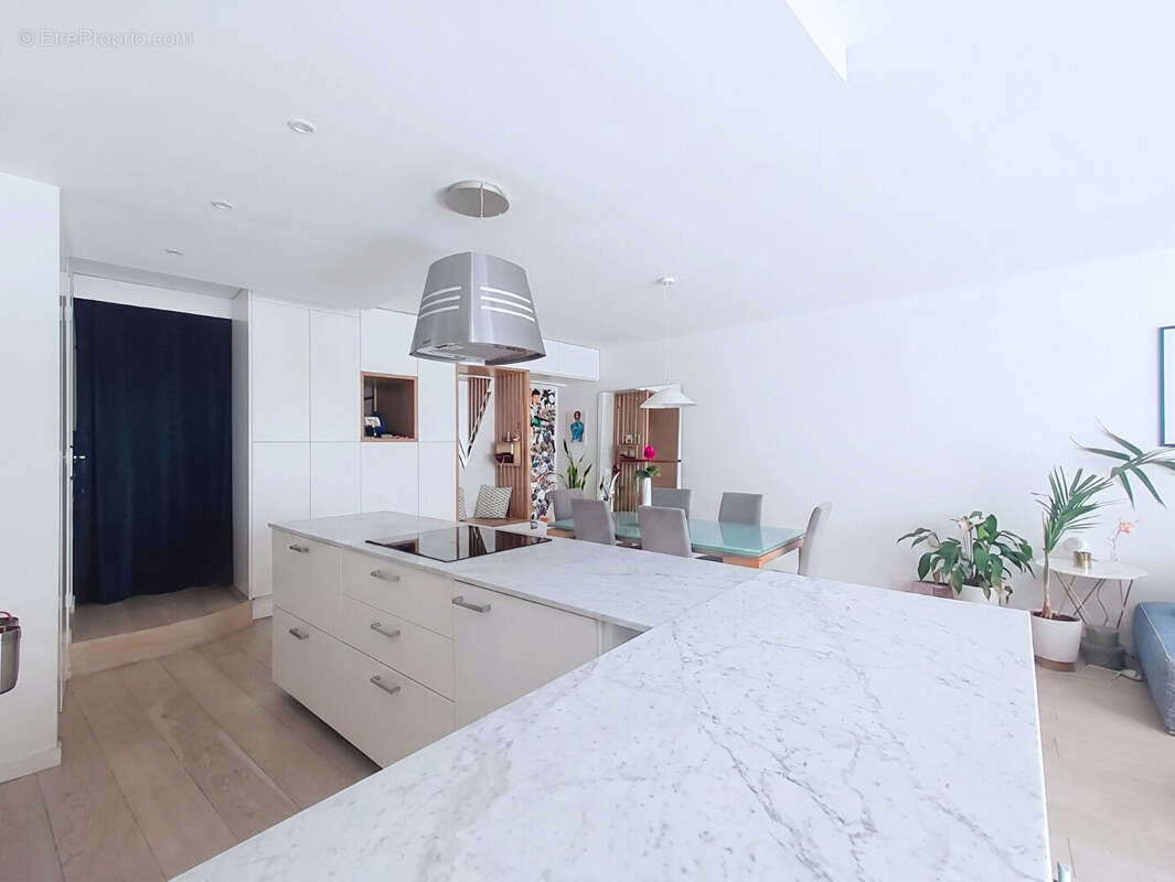 Paris 2ème - Quartier Bourse  - 85 m²  - Calme & lumière - photo 2