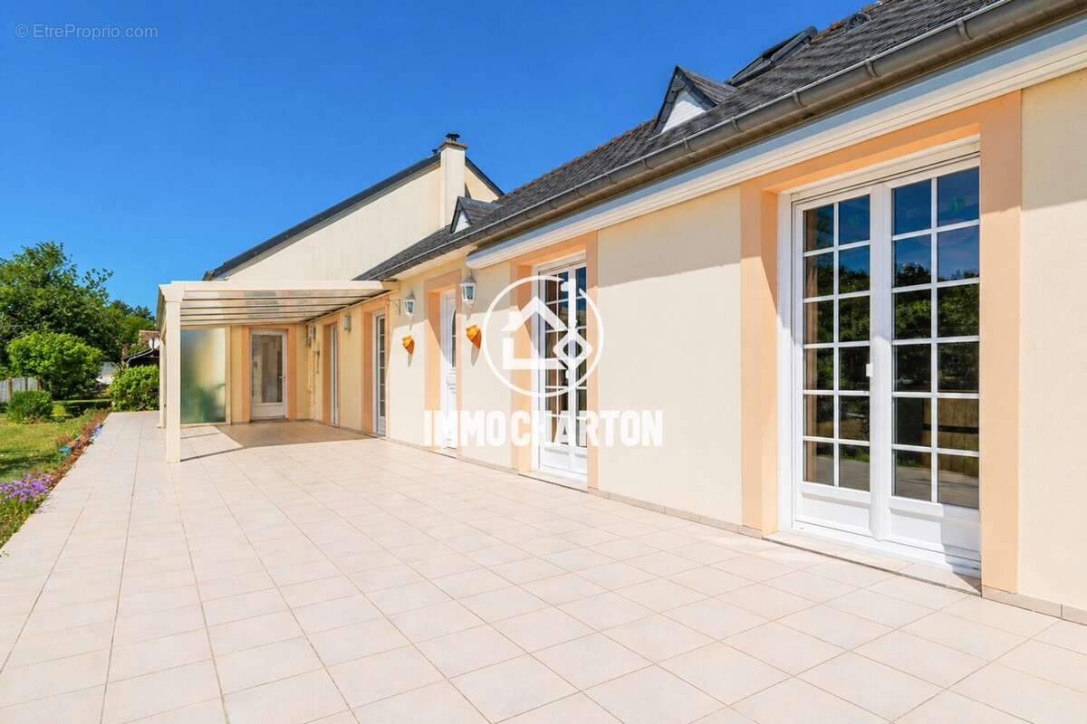 Maison à YVRE-L'EVEQUE