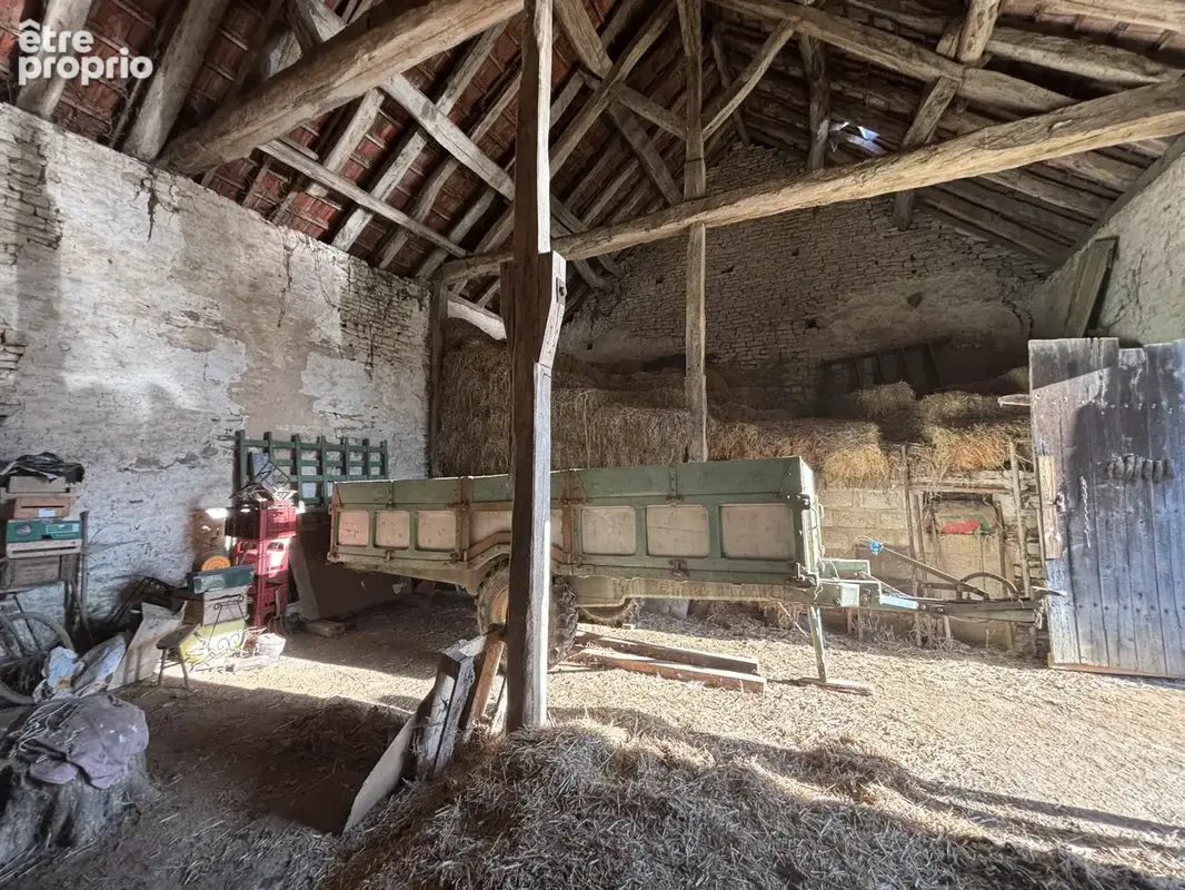 BUNCEY ( proche de CHATILLON SUR SEINE) corps de ferme avec habitation et bâtiments sur 2400m2 - photo 18