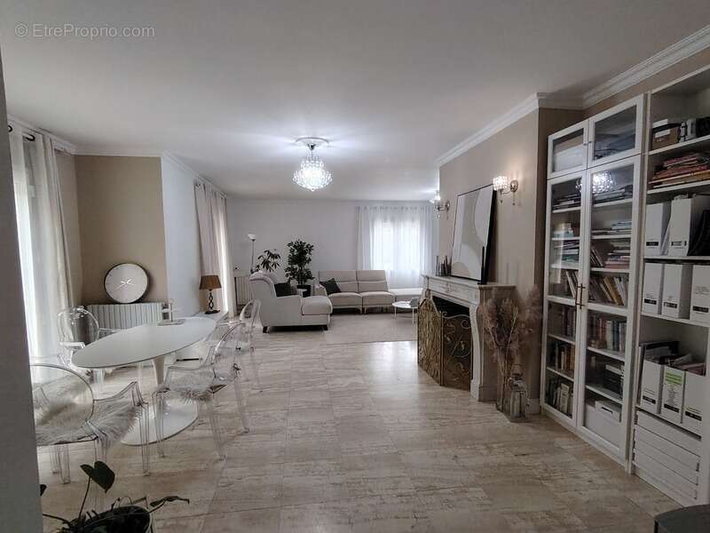 Maison à NEUVILLE-DE-POITOU