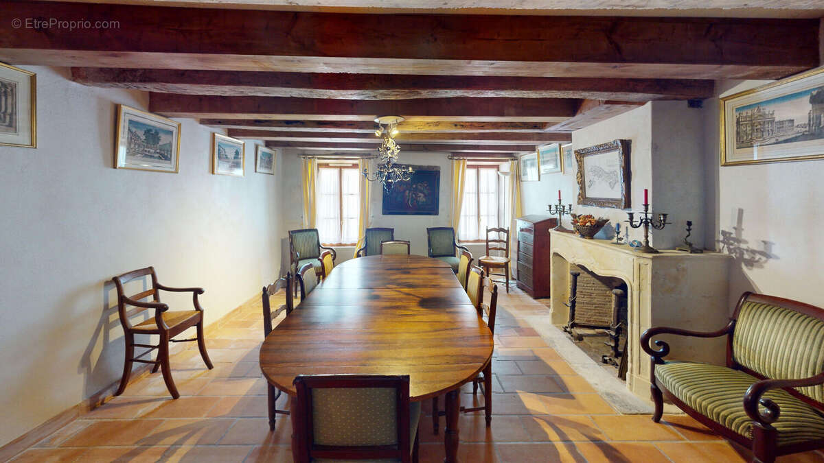Maison à SAINT-CLEMENT-DES-BALEINES