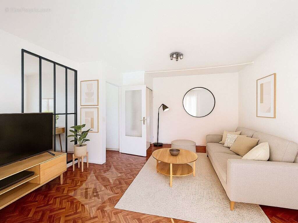 Appartement à SAINT-LAURENT-DU-VAR