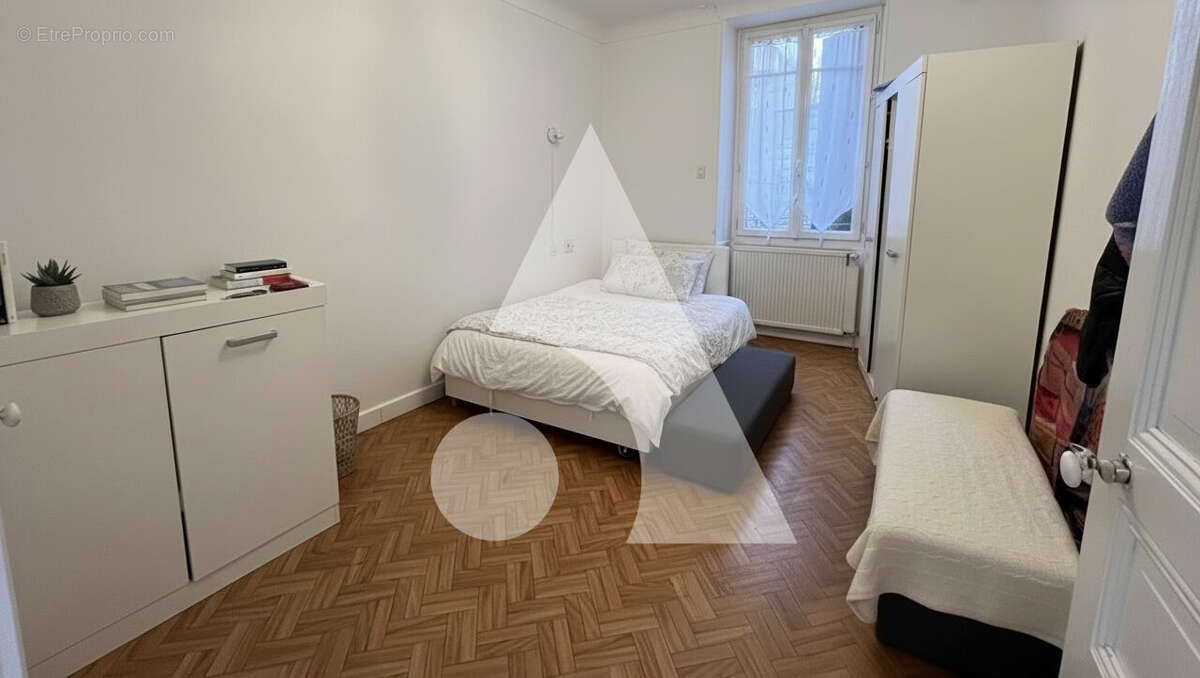 Maison à ANGLARS-JUILLAC