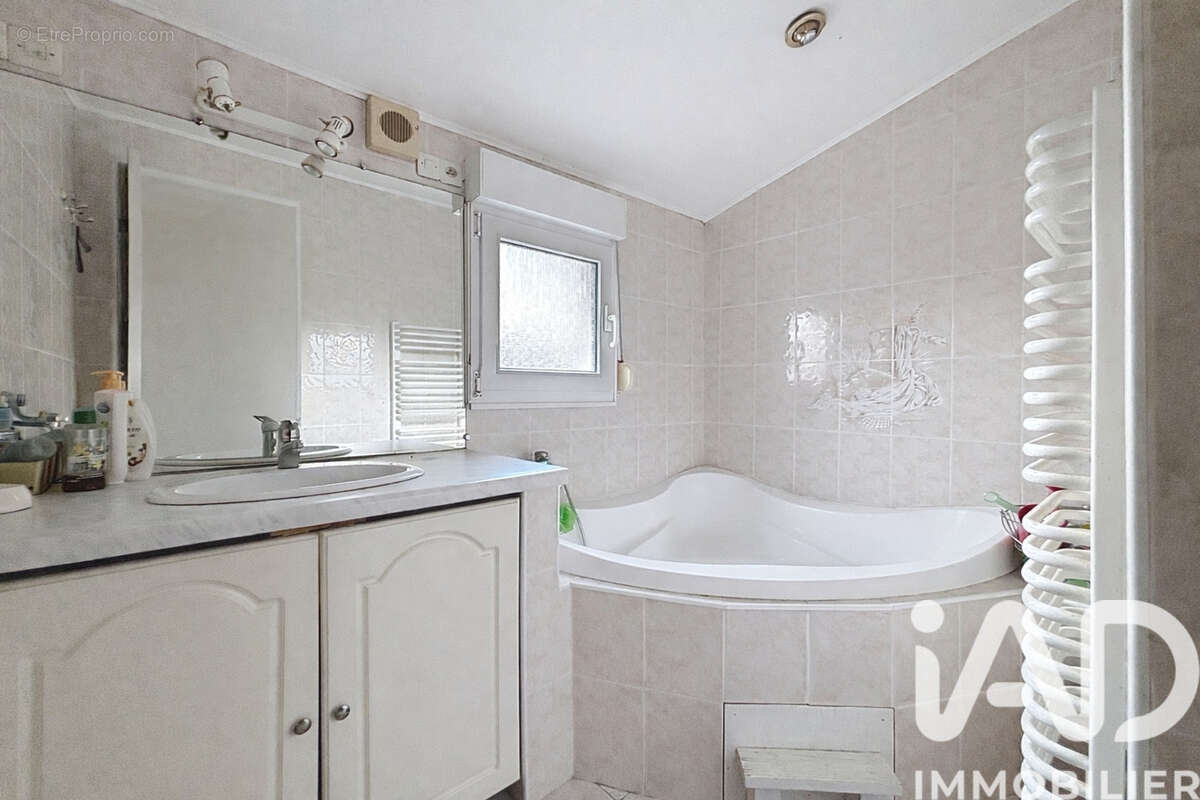 Maison 96 m² à Dugny-Sur-Meuse  - photo 8