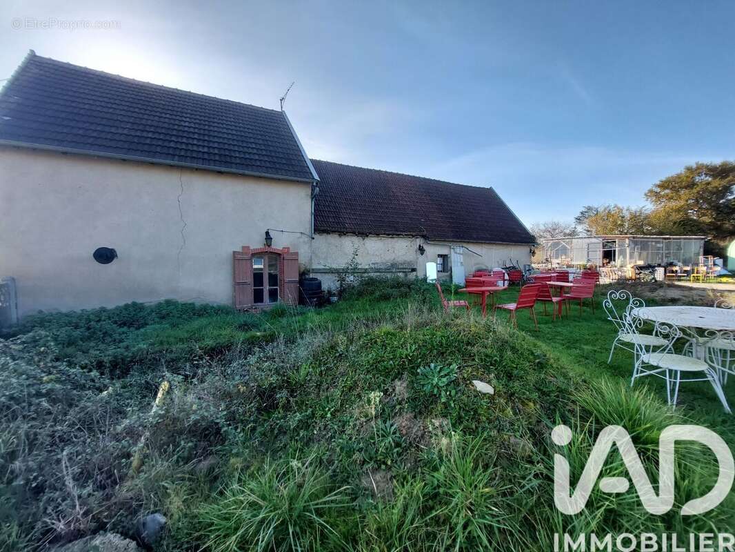 Photo 3 - Maison à SAINT-BONNET-DE-VIEILLE-VIGNE