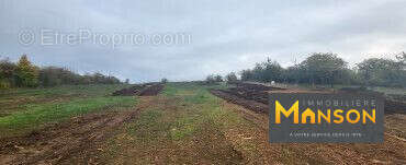 Terrain à EINVILLE-AU-JARD