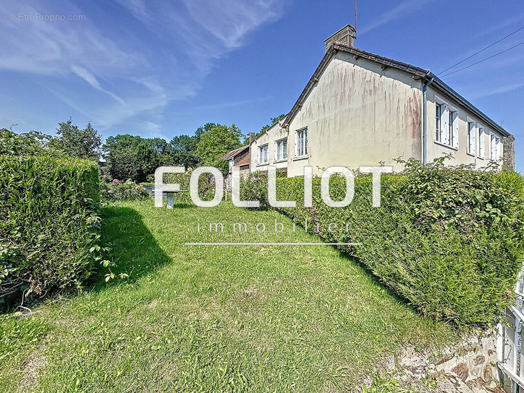 Maison à MONTAIGU-LES-BOIS