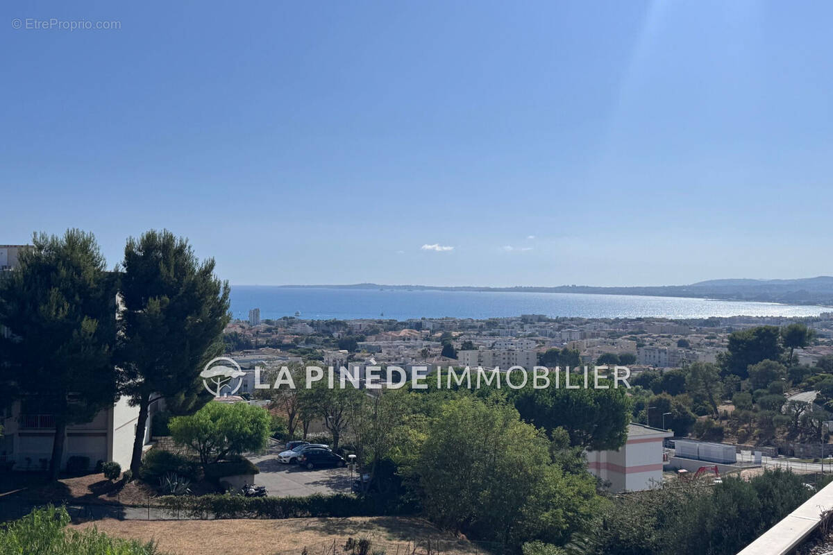 Appartement à SAINT-LAURENT-DU-VAR