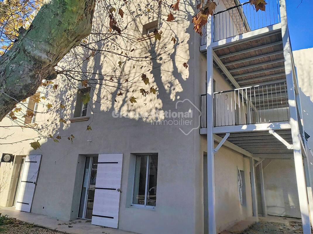 Commerce à COURTHEZON