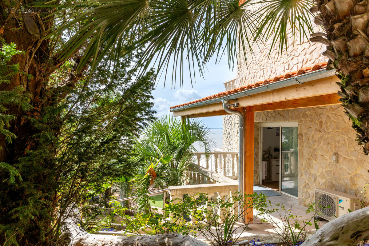 Maison à MESCHERS-SUR-GIRONDE