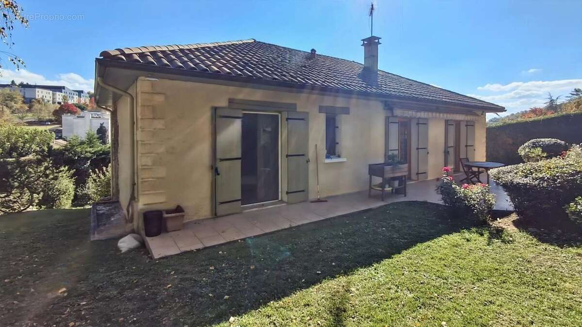 Maison à CHAMPCEVINEL