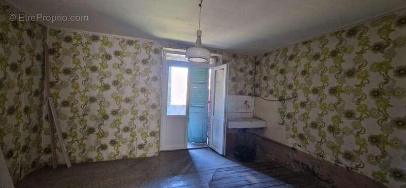 Maison à DECAZEVILLE