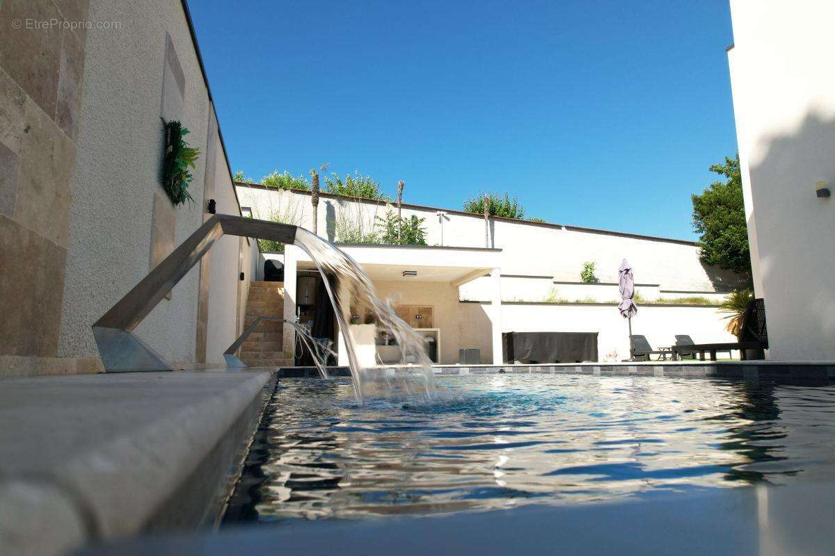 Maison à SAINT-LAURENT-DE-MURE