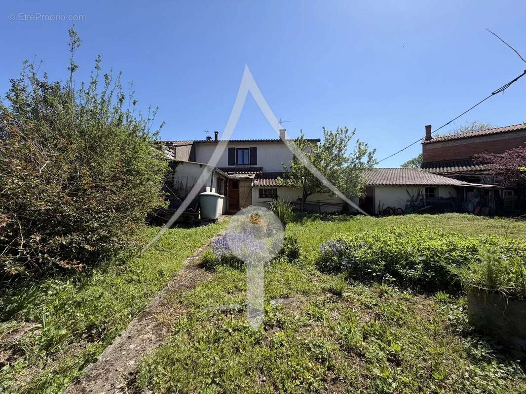 Maison à LAVERNOSE-LACASSE