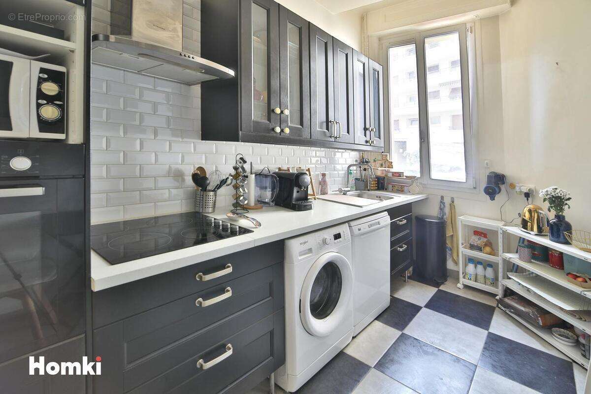 Appartement à LA GARENNE-COLOMBES