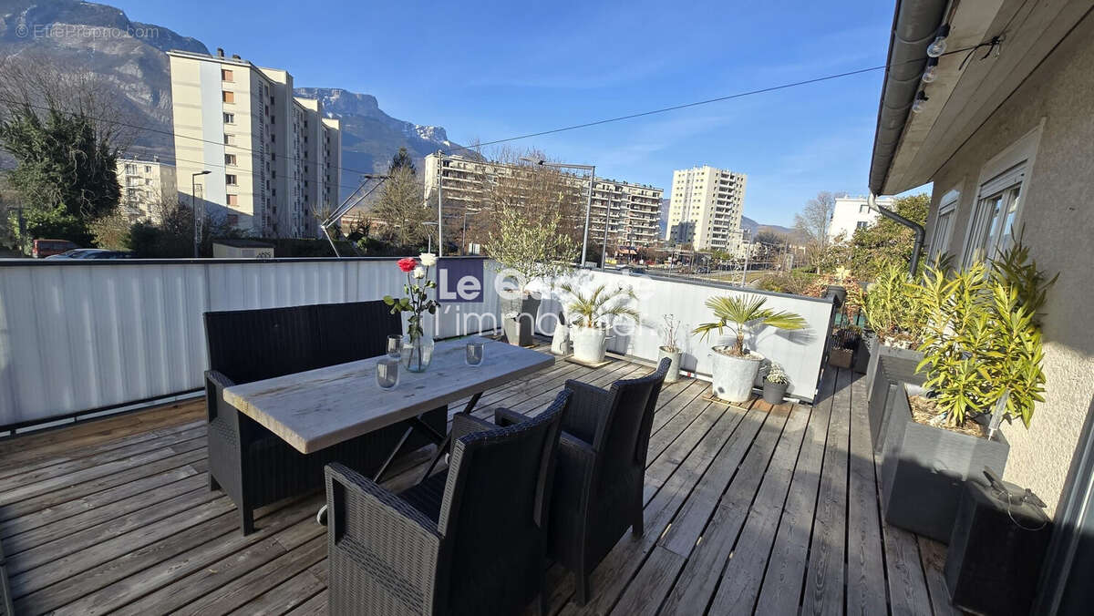 Maison à SAINT-EGREVE