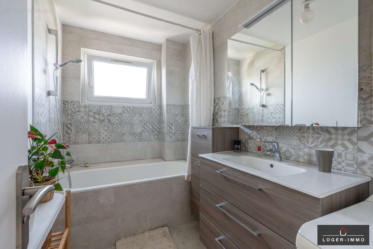 Appartement à SAINT-MAUR-DES-FOSSES