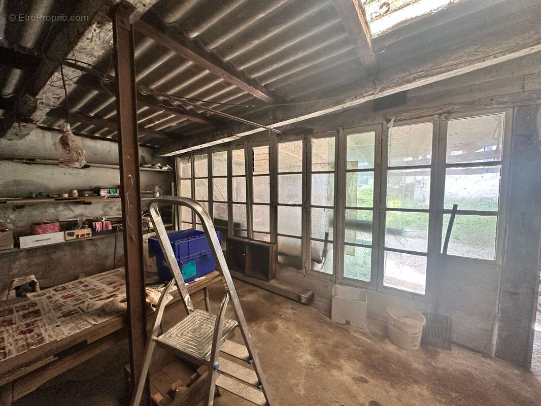 Maison à LIVINHAC-LE-HAUT