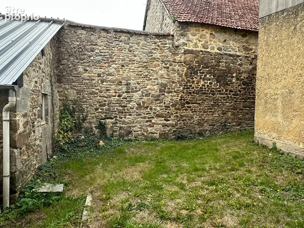 SAINT SAUVEUR LE VICOMTE, au coeur du bourg. Maison de bourg, avec petit jardin d'environ 35 m². - photo 9