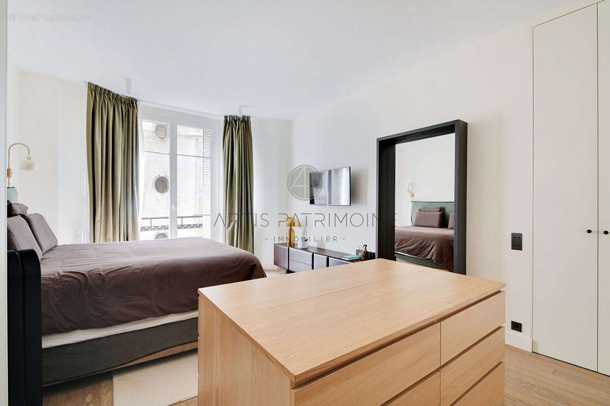 Appartement à PARIS-7E