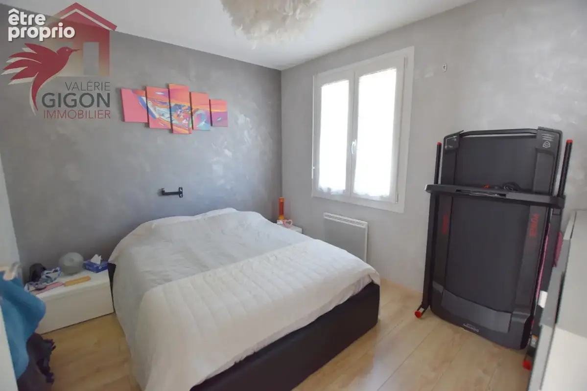 Venez découvrir cette CHARMANTE MAISON TRADITIONNELLE construite en 1957 et entièrement rénovée, offrant un ca - photo 5