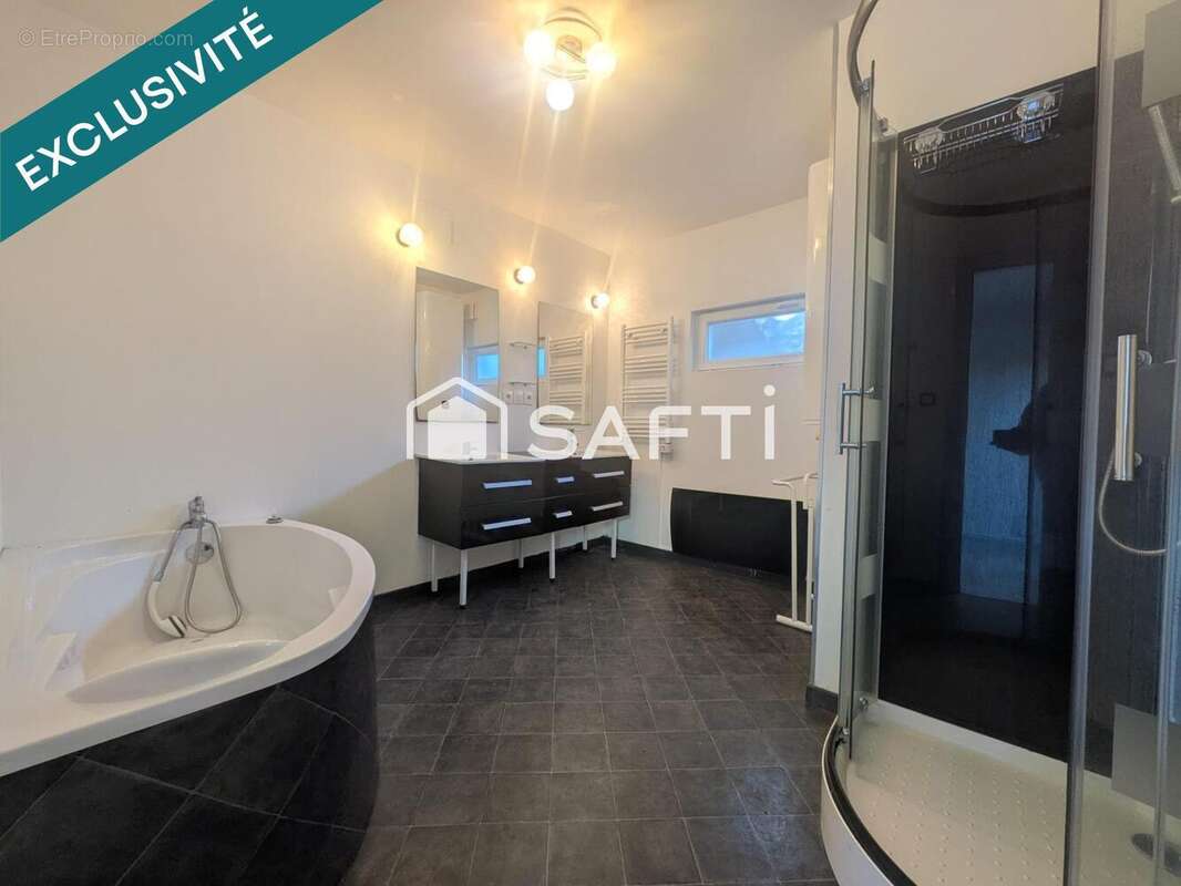 Maison 243 m² à Vire  - photo 7