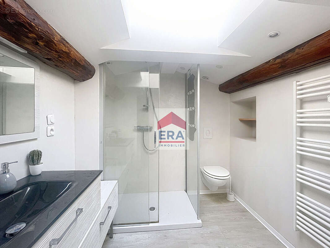 Appartement à MARSEILLE-4E