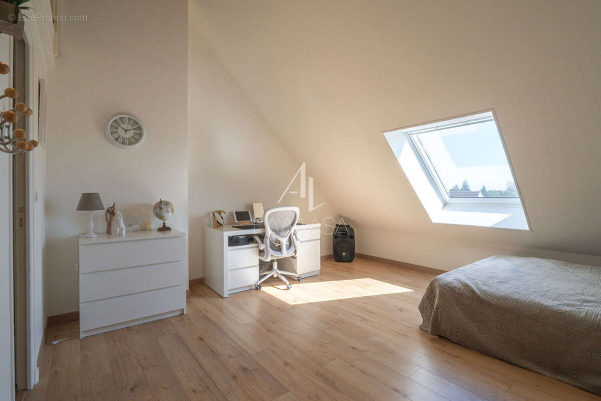 Maison à THORIGNY-SUR-MARNE