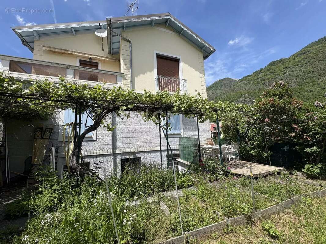 Maison à SAINT-ETIENNE-DE-TINEE