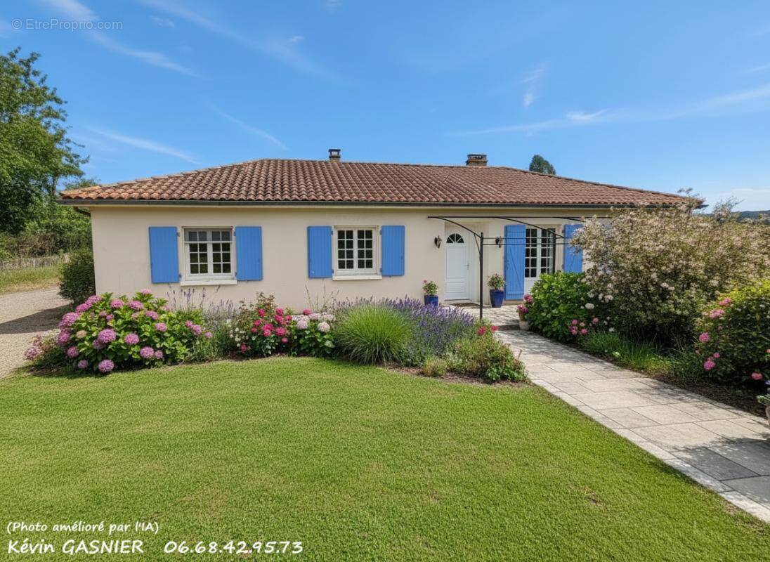 Maison à ROULLET-SAINT-ESTEPHE