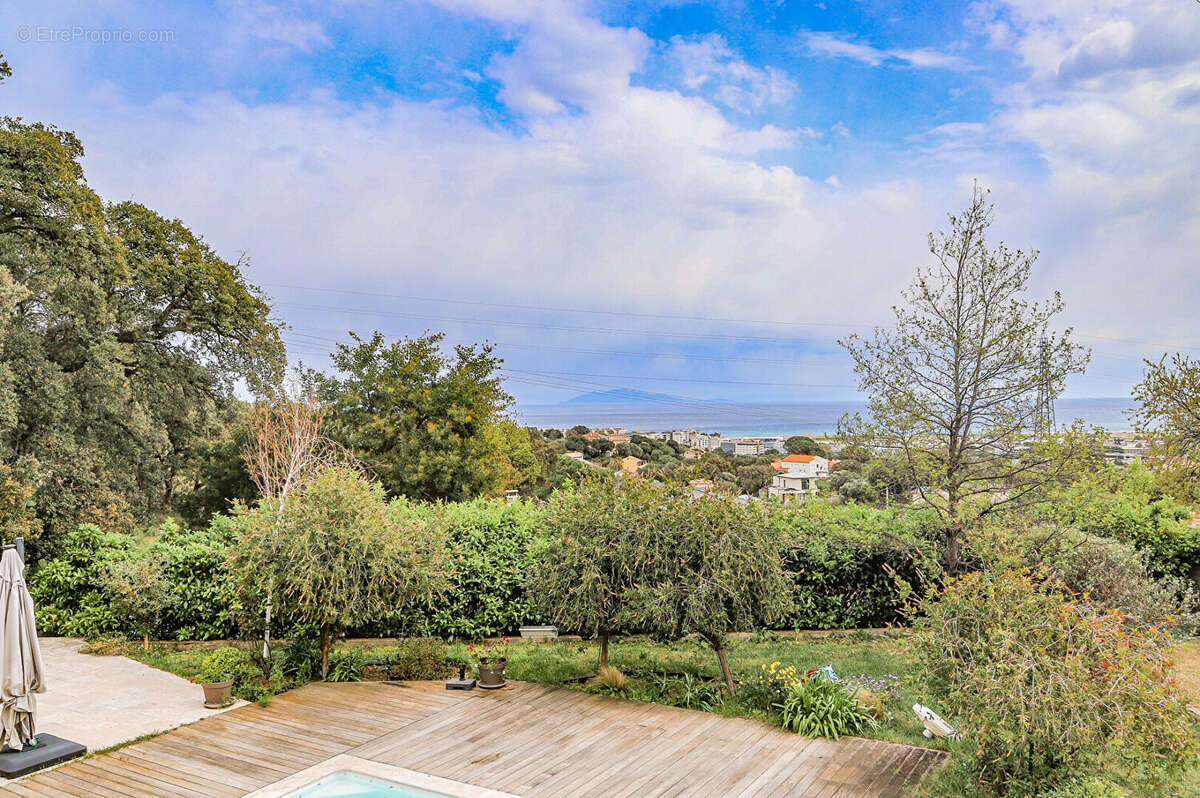 Villa avec piscine à Bastia 5 pièces 126 m2 - photo 5