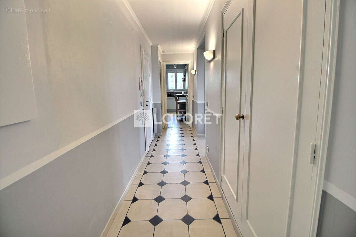 Appartement à SURESNES